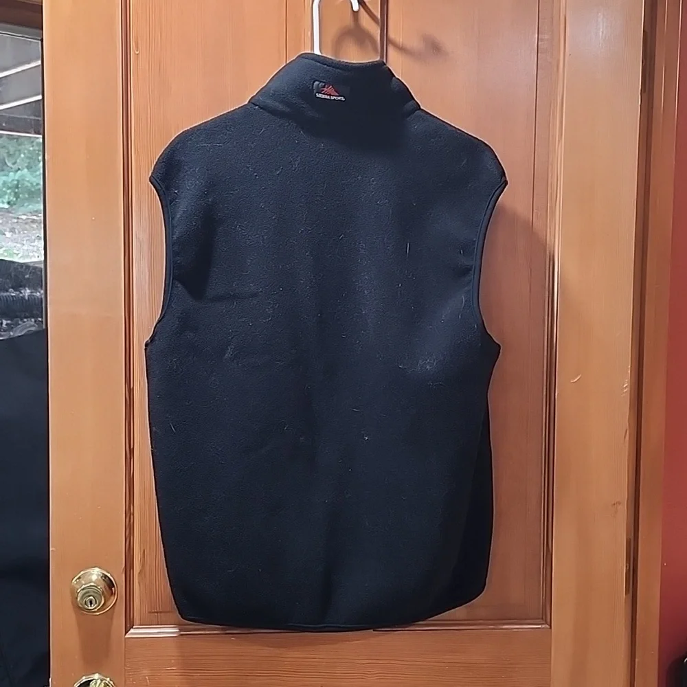 Fleece vest EUC - Picture 5 of 6